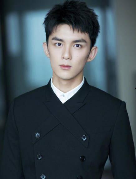 娱乐吃瓜男演员表,盘点那些因吃瓜而走红的男演员